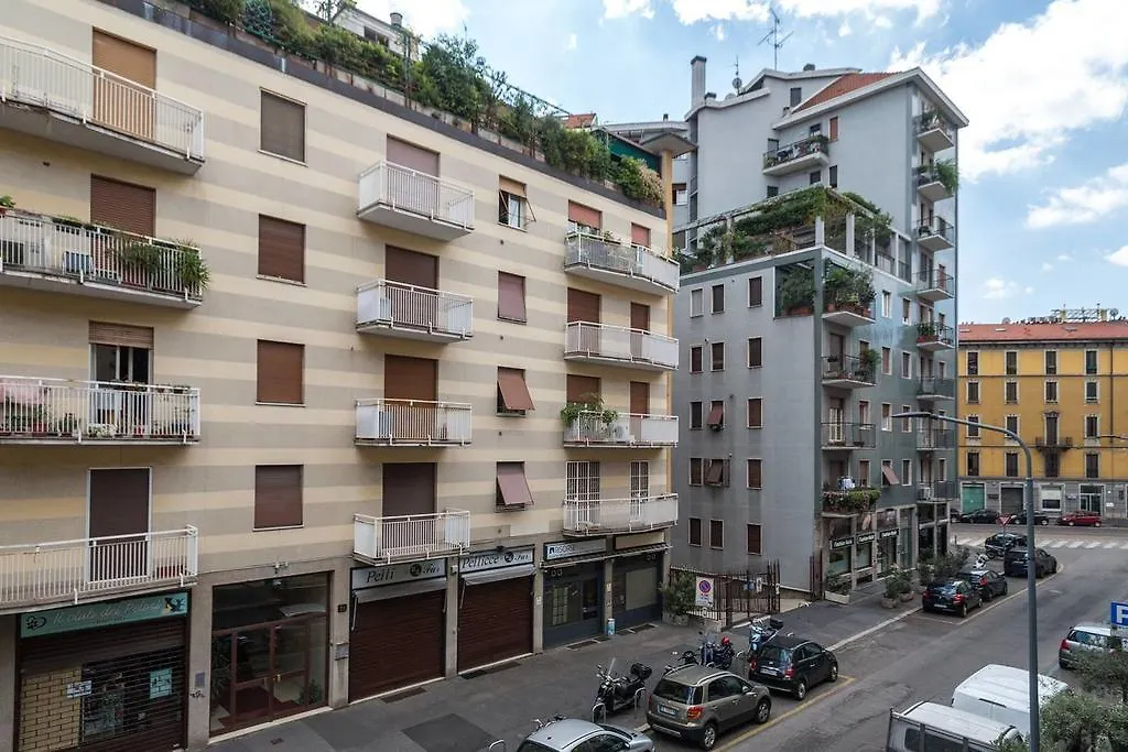 Hintown De Angeli Apartment Milan Italy